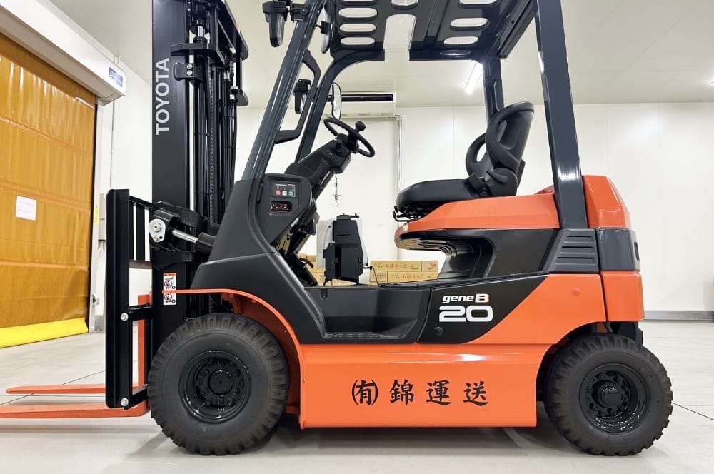 フォークリフト